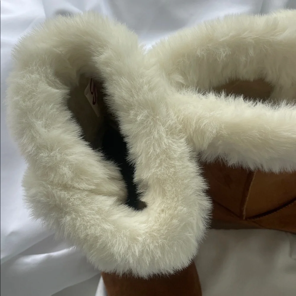 Tan Shearling-Lined Winter Boots - Picture 6 of 14